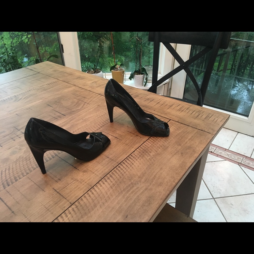 Stuart Weizmann black patent leather heels